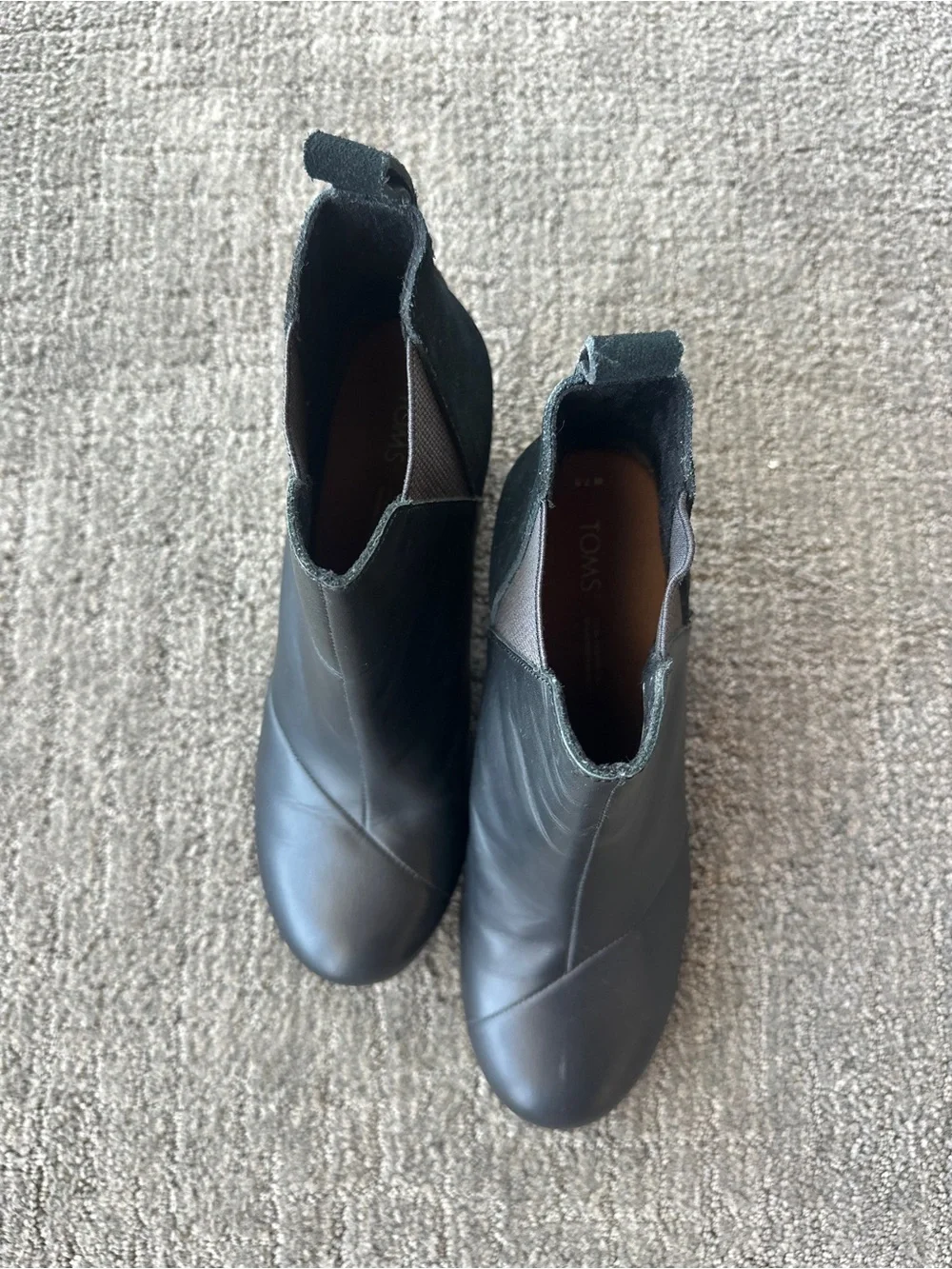 TOMS Black Leather Suede Chelsea Wedge Ankle Bootie Boho Chic - Size 7.5